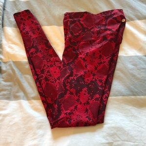 Lululemon Red snake print wunder under